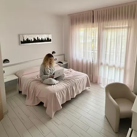 Belvedere Hotel 3*