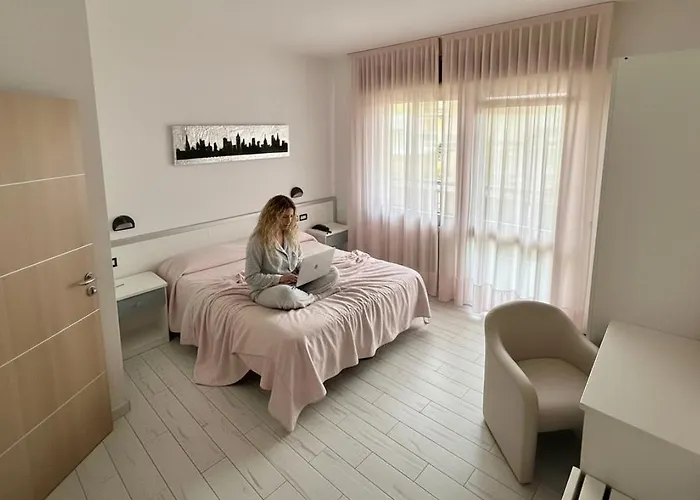 Belvedere Hotel 2*